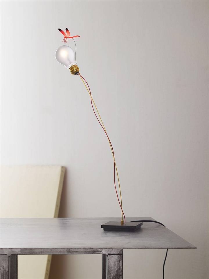 I Ricchi Poveri Bzzzz Bordlampe, Rød - Ingo Maurer