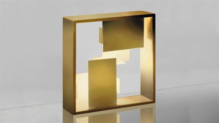 Fato Bord-/Væglampe, Guld - Artemide